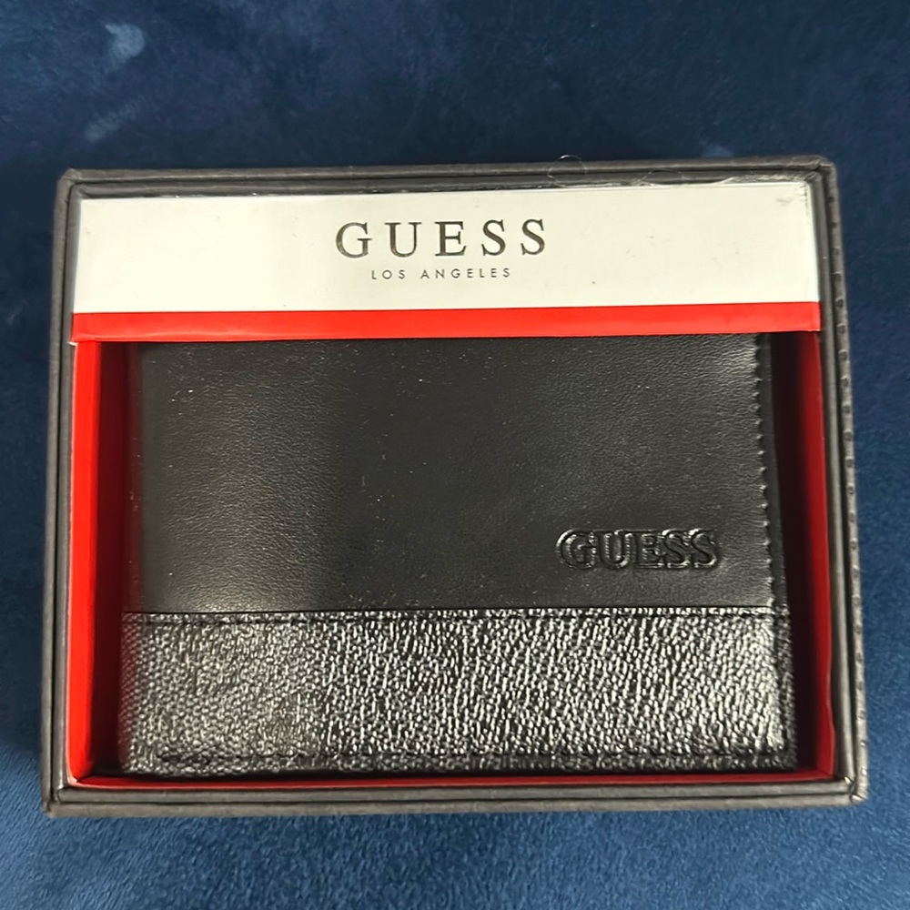 Guess men’s black wallet